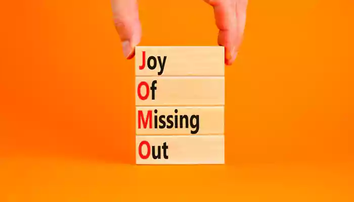 Practice Digital Minimalism With The Joy Of Missing Out: Six Tips To Embrace Digital JOMO And Enjoy Life
