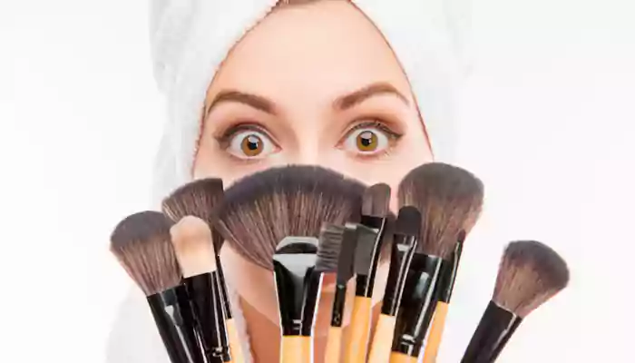 A Beginner’s Guide To Choosing The Right Makeup Brushes: Everything You Need To Know