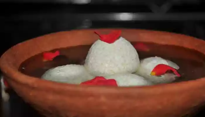 Got a big sweet tooth? These 6 Bengali sweets won't disappoint you!