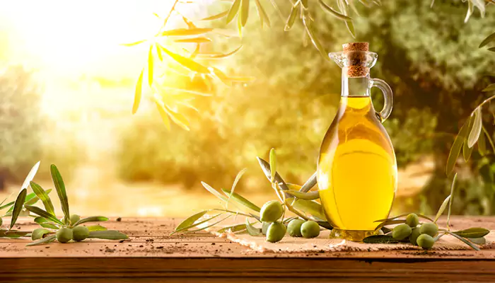 Why You Should Start Taking A Shot Of Olive Oil Daily To Live Longer