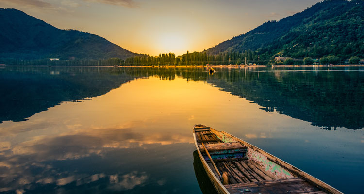 Six Stunning Natural lakes in India