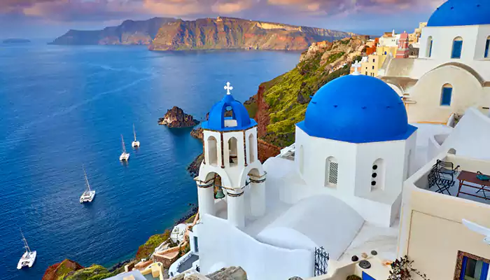 A travel guide to the island of Santorini