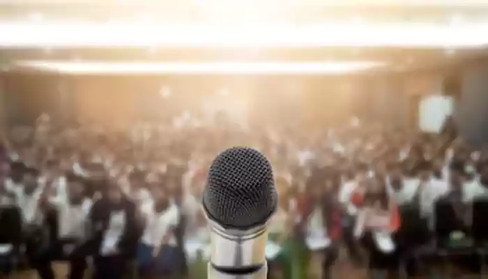 The Art Of Public Speaking : The Ways To Reduce Stage Fear